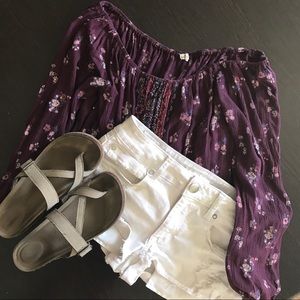 American eagle white shorts